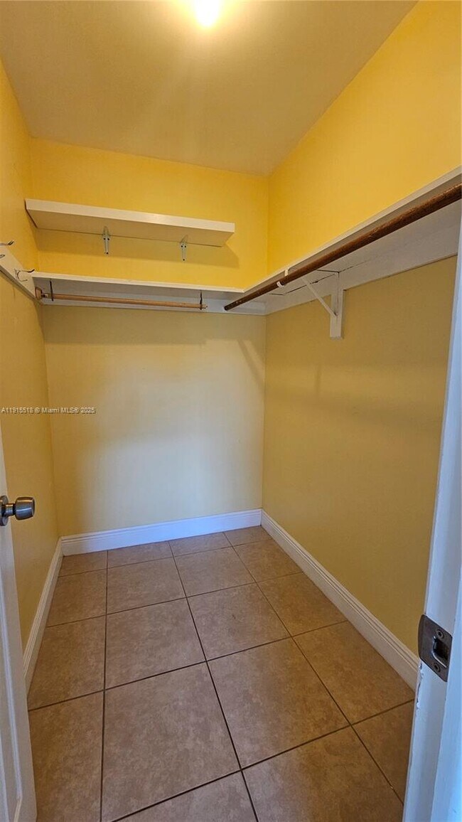 Building Photo - 8901 NW 38th Dr