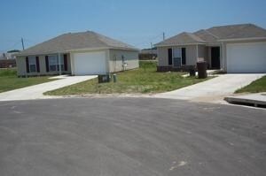 Building Photo - Candlewood Estates