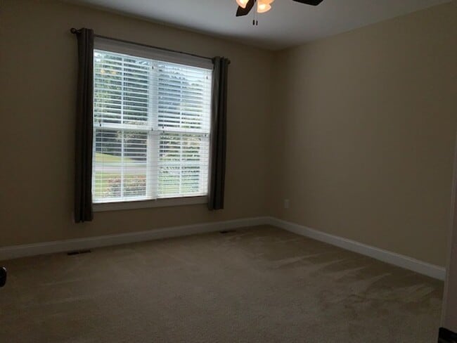 Building Photo - Adorable Ranch Home in a Great Neighborhood!