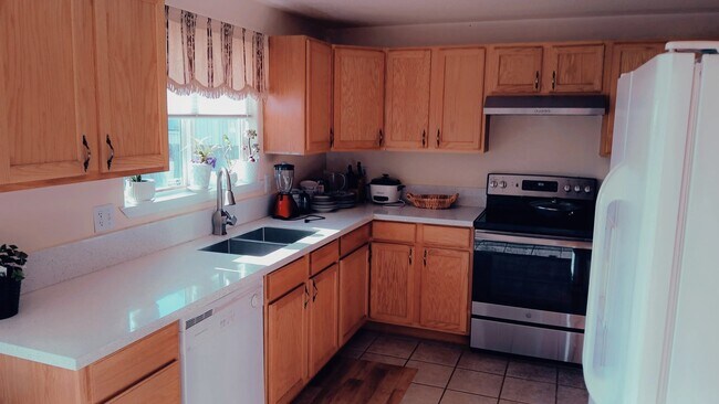 Building Photo - 4211 SE 94th Ave