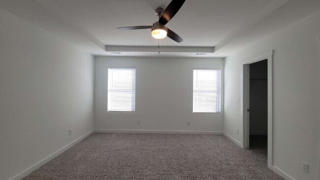 Building Photo - "Charming Newly built 3-Bed Townhouse Retreat with Granite Elegance in Prime Huntsville Location!"