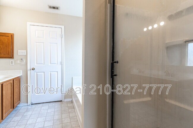 Building Photo - 4011 Bulverde Pkwy