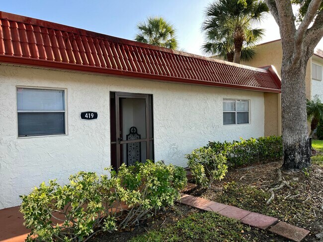 Building Photo - 419 Lake Dora Dr