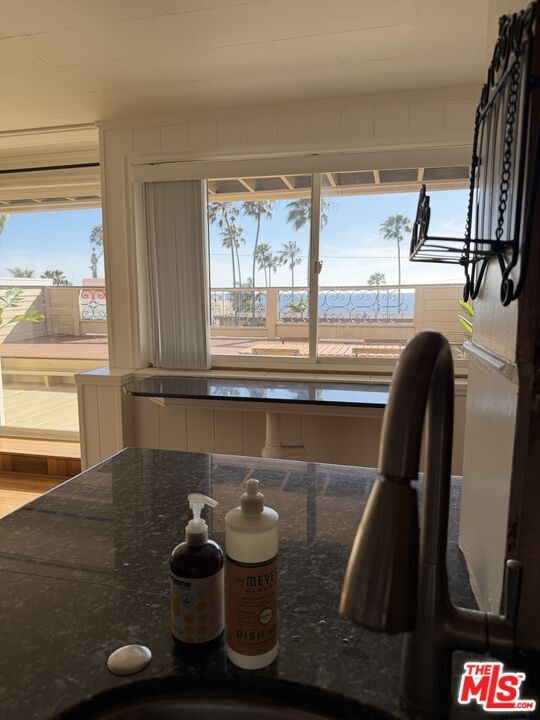 Building Photo - 653 Ramona Ave