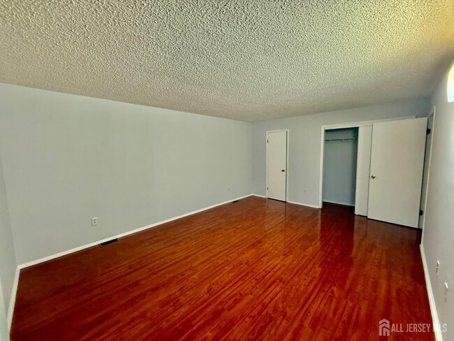 Building Photo - 1404 Edison Glen Terrace