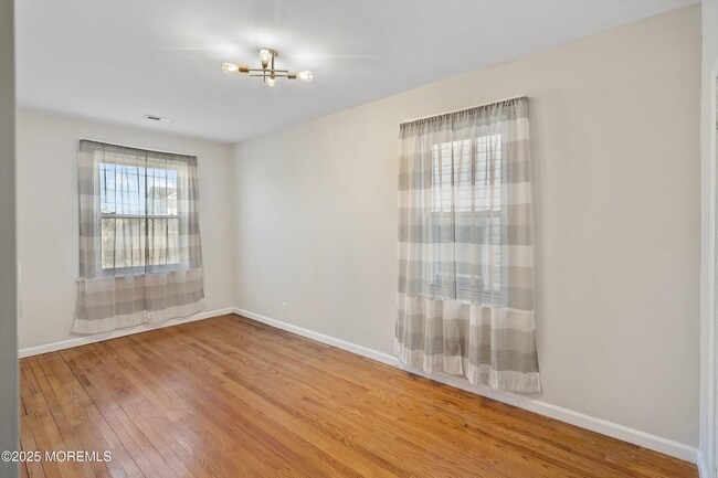 Building Photo - 203 Shore Dr