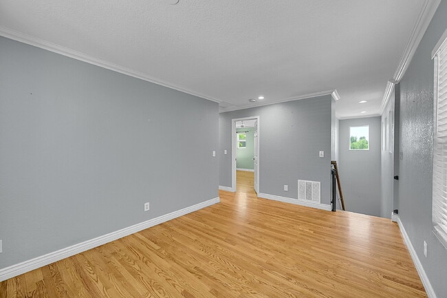 Building Photo - $2,925.00 - 3 Beds, 2.5 Baths Single Famil...