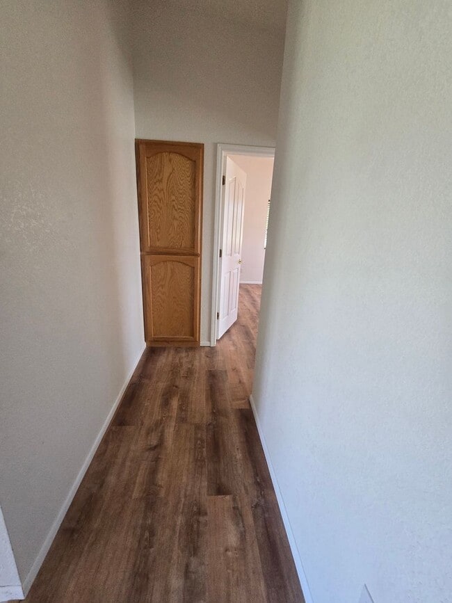 Building Photo - Unfurnished, 1-Year Long-Term Rental