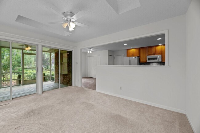 Building Photo - 3x2 Gem Nestled on Cul-DeSac in Premier Gated Marina Community!!