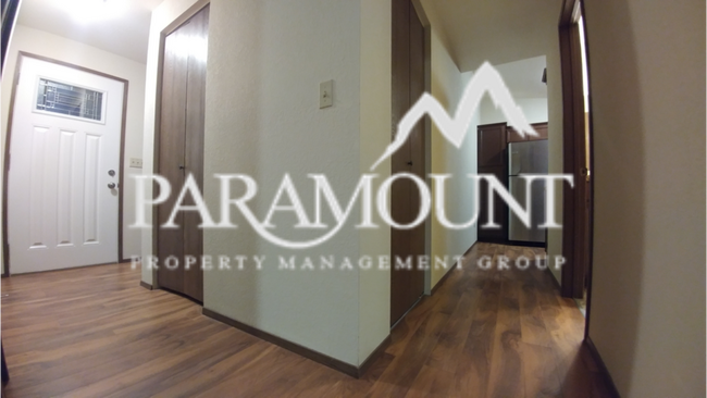 Building Photo - Remodeled 2 bed/1.5 bath duplex in Gig Harbor!