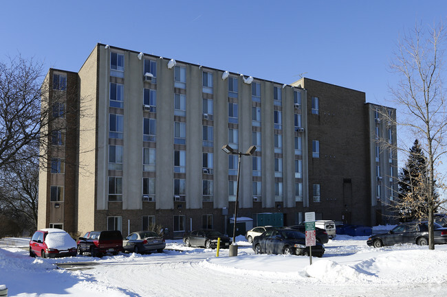 Building Photo - Leonard Terrace