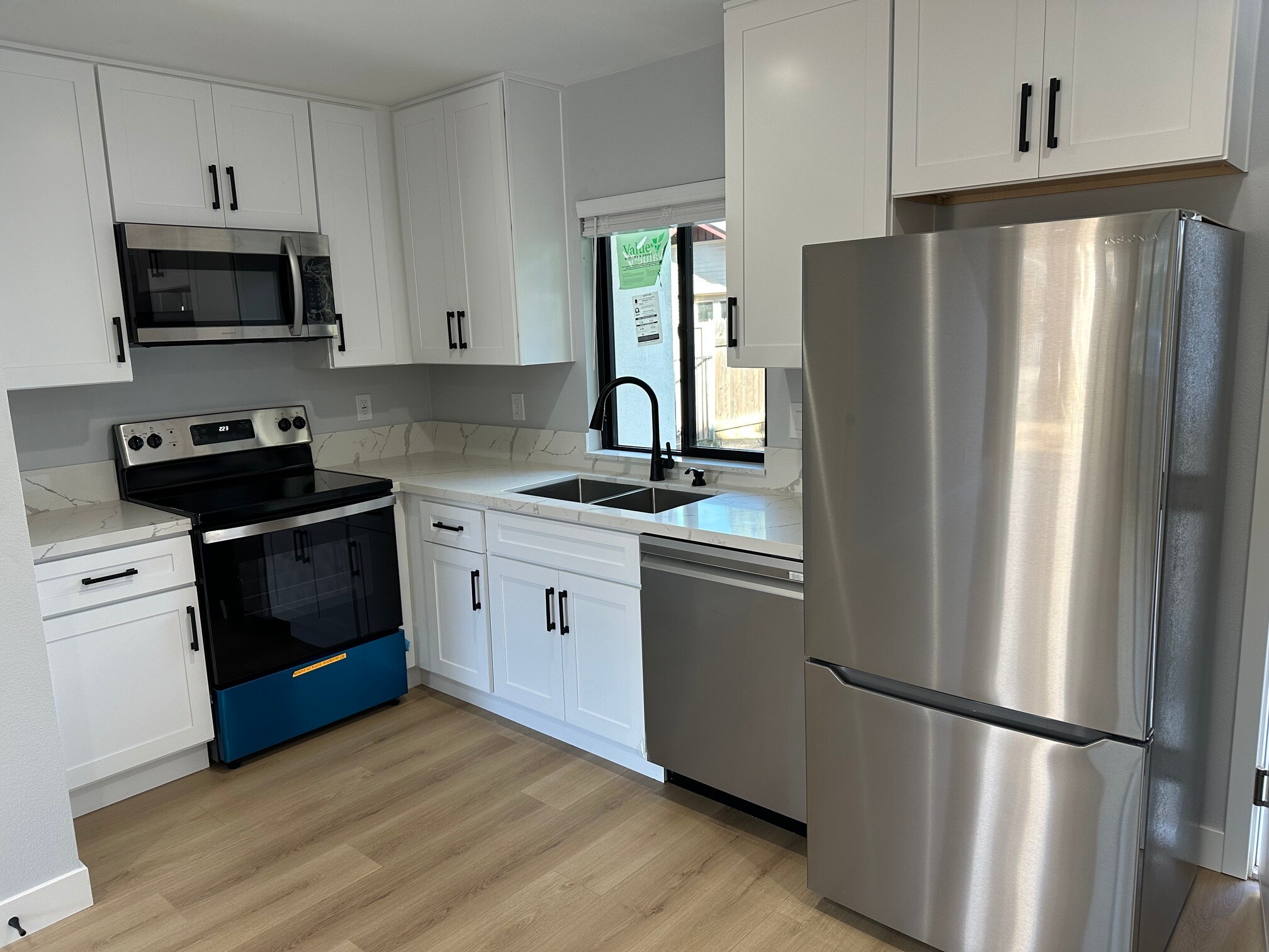 Building Photo - 826 Rose Ave