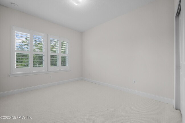 Building Photo - 23 Oak Pk Dr