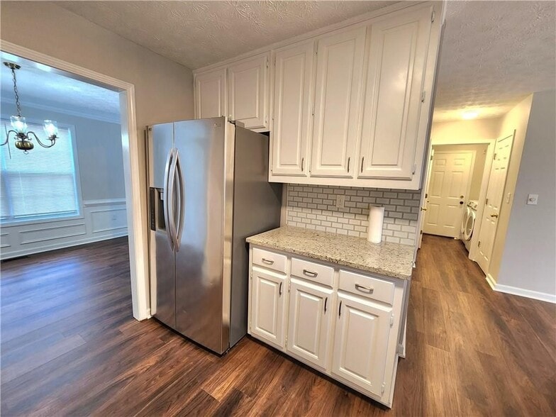 Building Photo - 1645 Rushing River Way