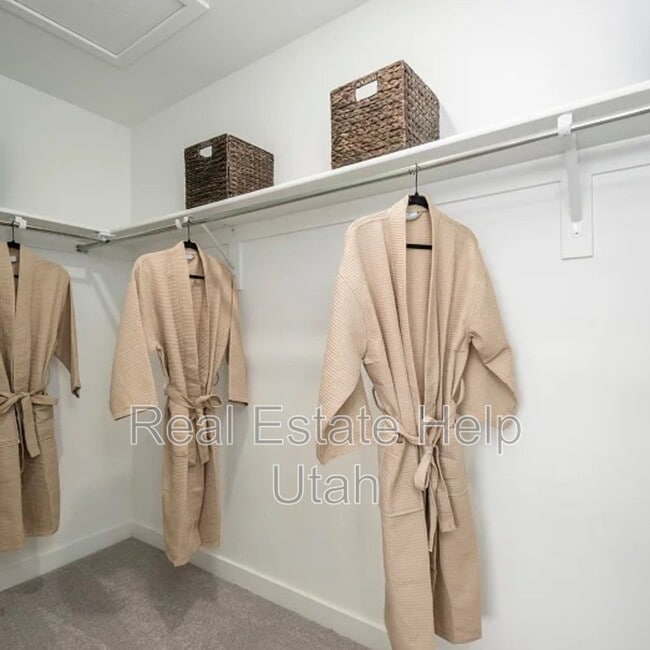 Building Photo - 1549 Charmer Ln