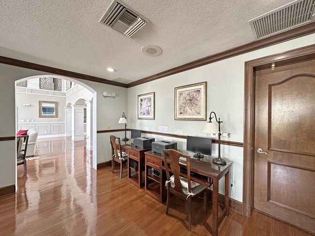 Building Photo - 152 SW Peacock Blvd