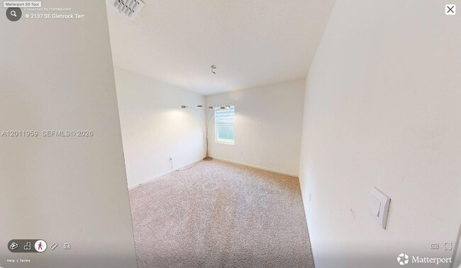 Building Photo - 2137 SE Glenrock Terrace