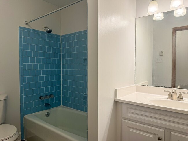 Building Photo - 101 Lyons Ave