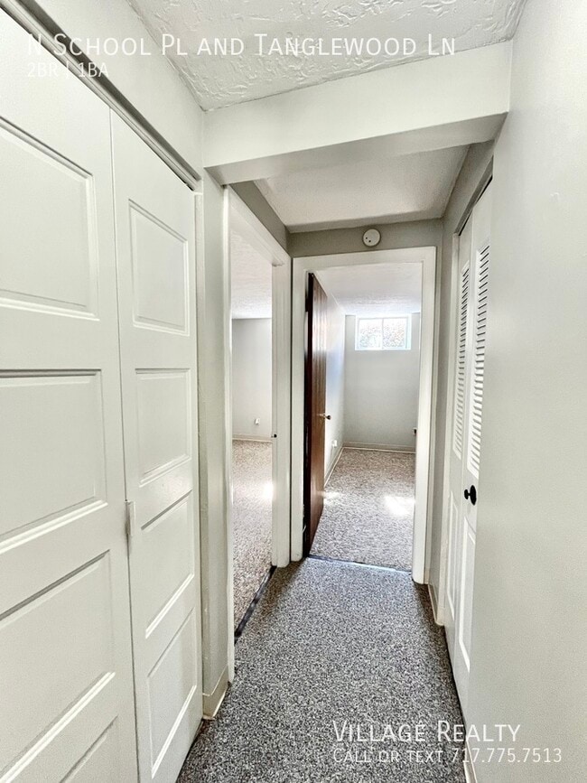 Building Photo - 343 N School Pl