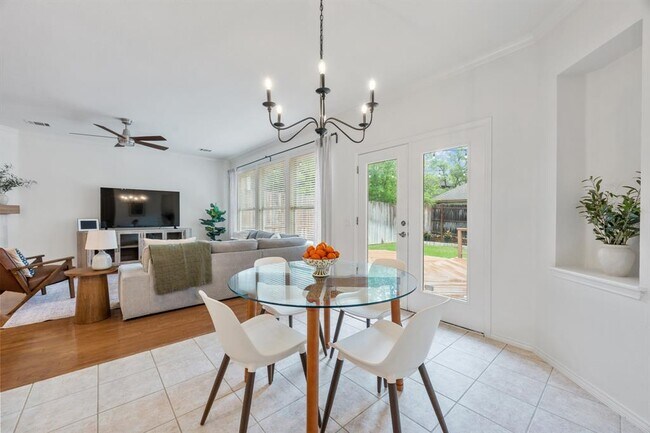 Building Photo - 11817 Lake Stone Dr