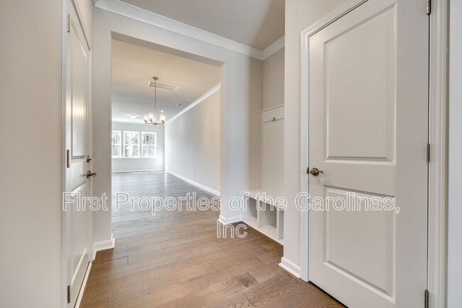Building Photo - 229 Brks Spgs Dr