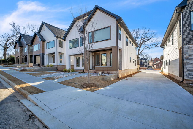 Building Photo - Medford Mews