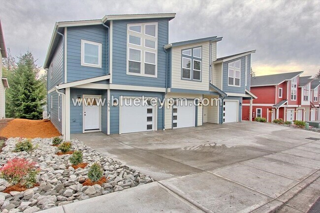 Building Photo - Unit 209-A: 3 Bed, 2.5 Bath Townhome in Kalama
