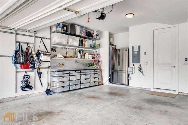 Building Photo - 2962 Savoy Way