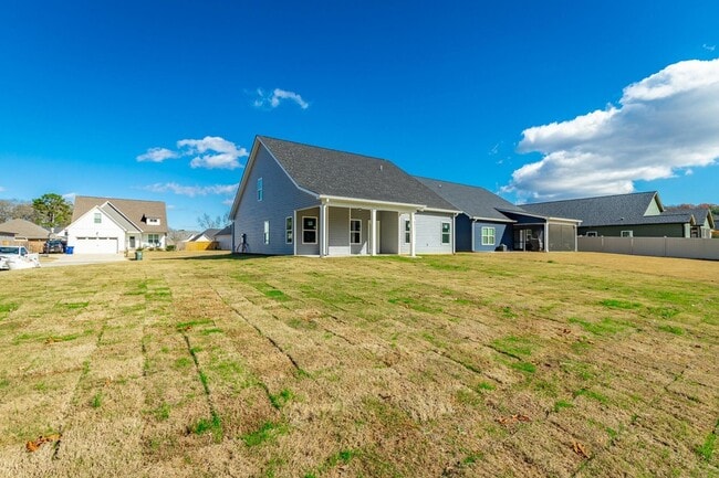 Building Photo - 5012 Oop Rd