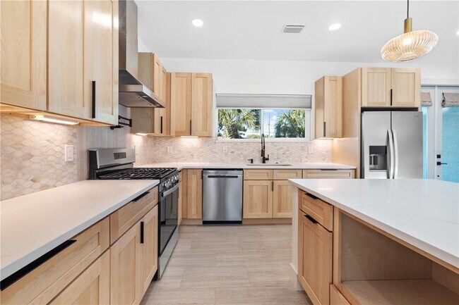 Building Photo - 2727 W Chestnut St