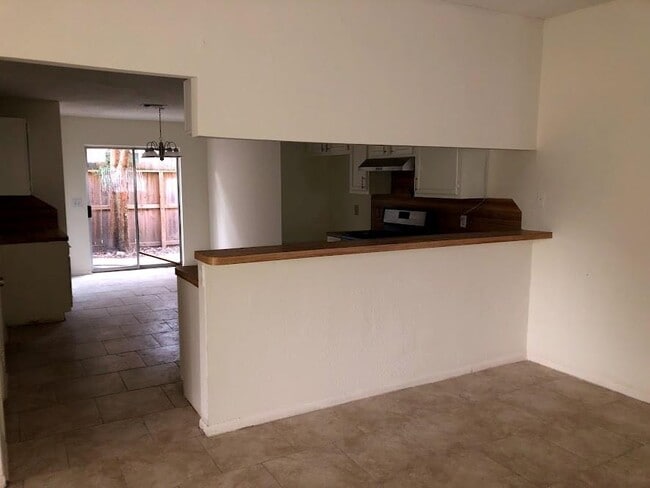 Building Photo - 18058 Glenledi Dr