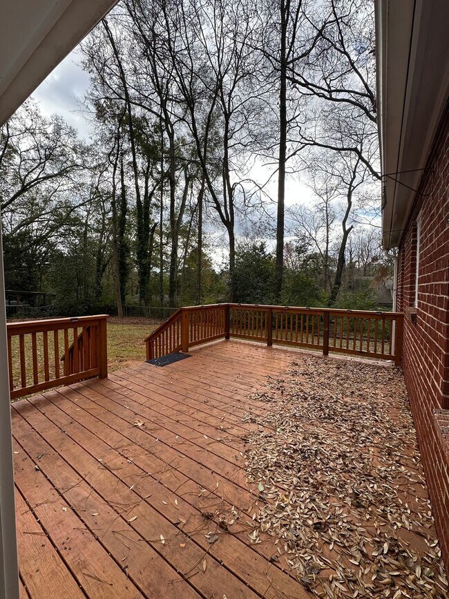 Building Photo - Normaltown Home Move-in ready