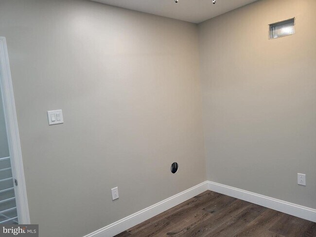 Building Photo - 1514 S 27th St