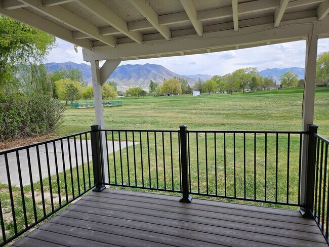 Building Photo - Beautifully Remodeled 4 Bed / 2 Bath Home in Stansbury Park