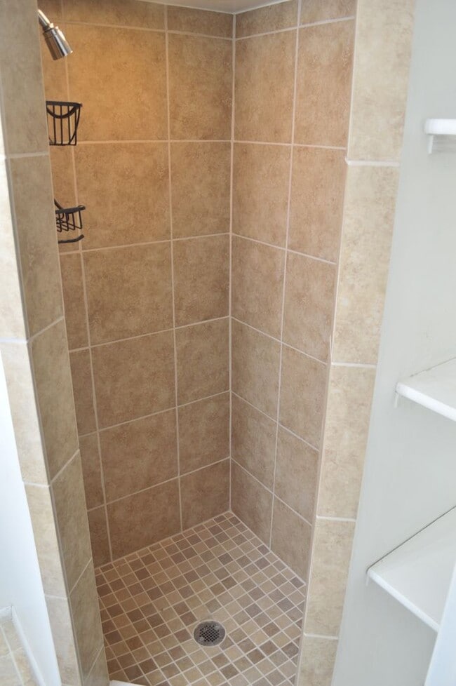 Building Photo - Beautiful Home in Historic Salt Lake District!