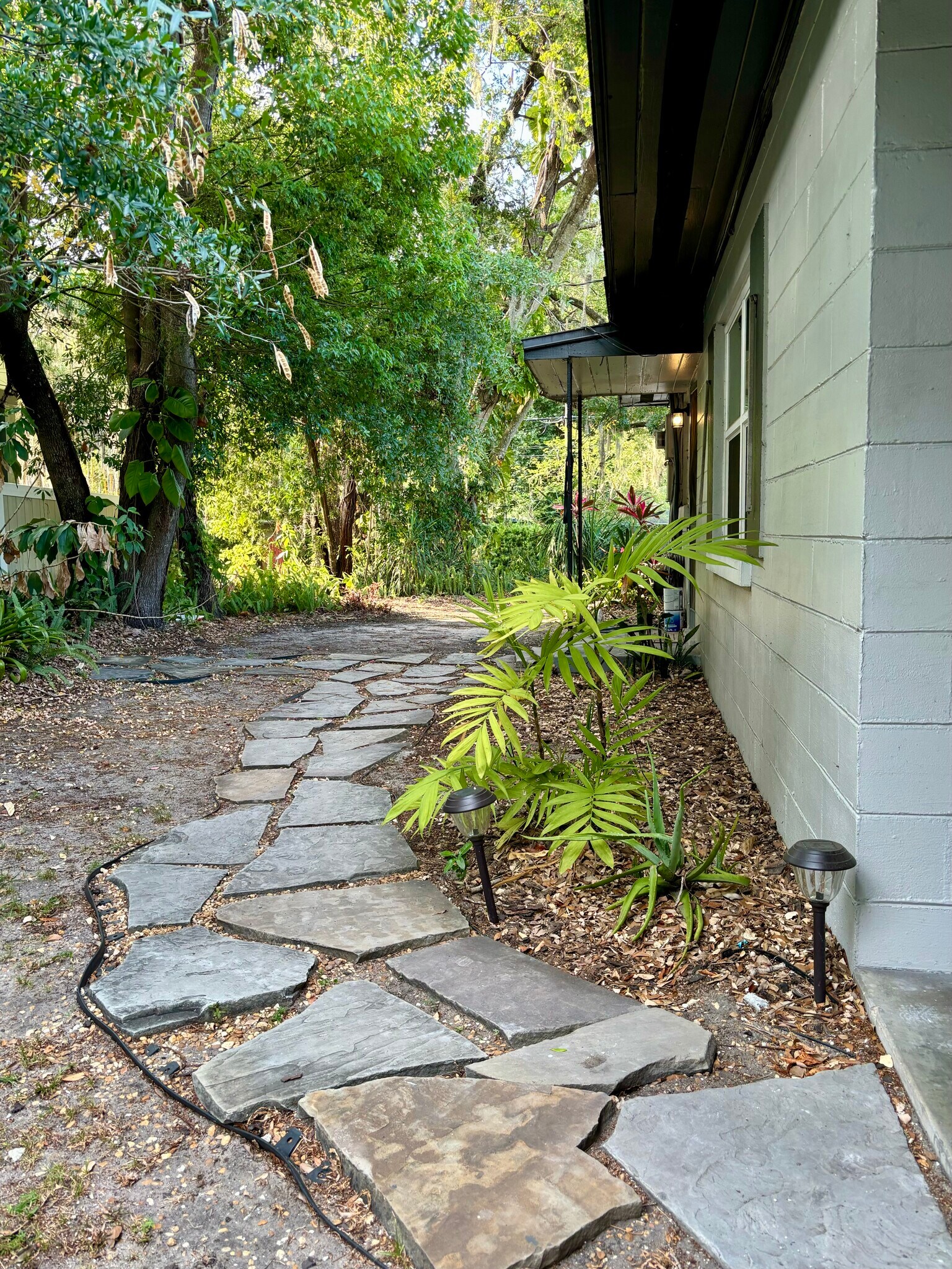 Building Photo - 718 E South St