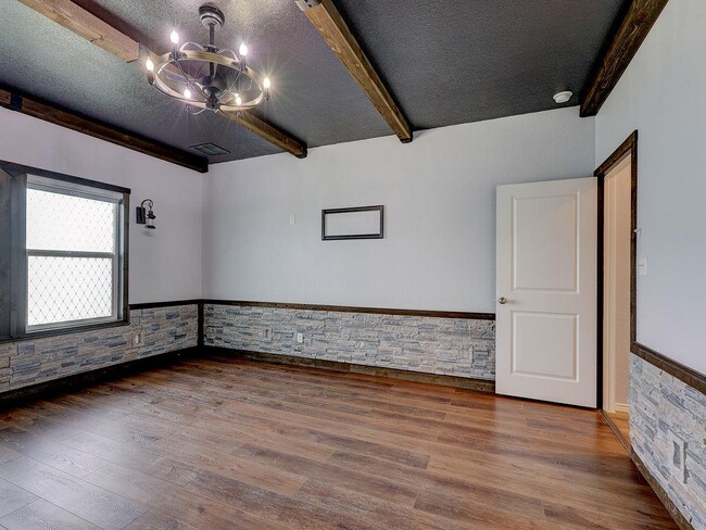 Building Photo - 1716 Frontenac St