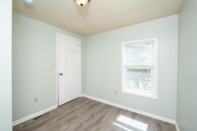 Building Photo - 114 Ida St