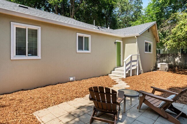 Building Photo - Available Now. Cute Home located in quiet ...
