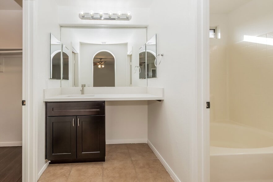 Building Photo - 5309 Las Cruces Heights St