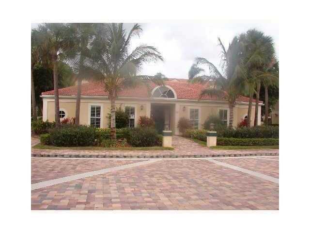 Building Photo - 833 Riverside Dr