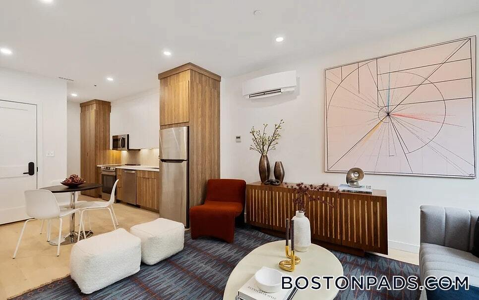 Building Photo - 87 Oxford St