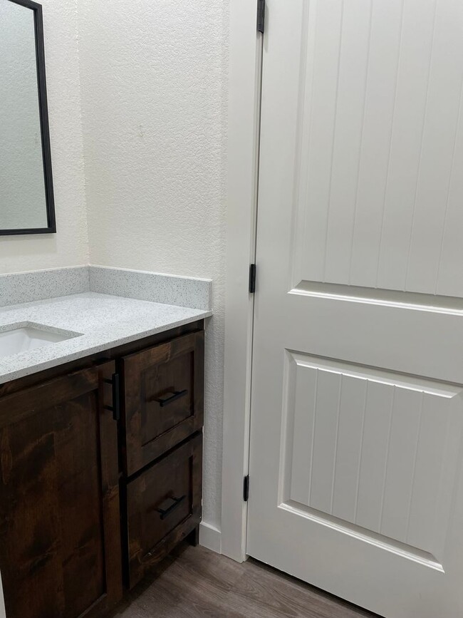 Building Photo - Two Bed/1.5 Bath Home