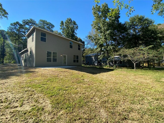 Building Photo - 15860 Pecan Dr