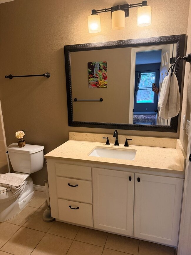 Building Photo - Aloha Kona 2