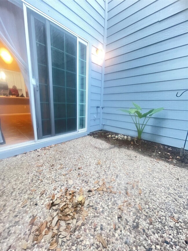 Primary Photo - 701 Rosedale St