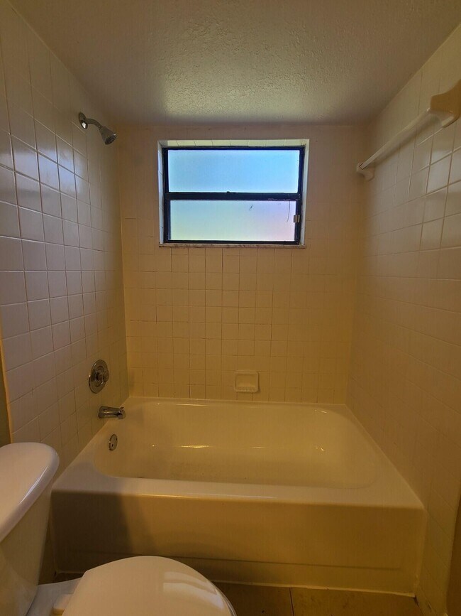 Building Photo - 1601 Balfour Point Dr