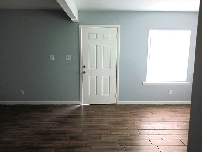 Building Photo - Glen Park Circle Apartments