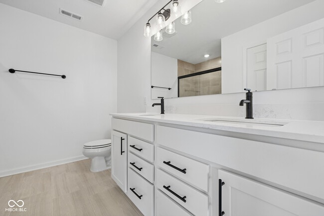 Building Photo - 12607 Cattle Rdg Dr