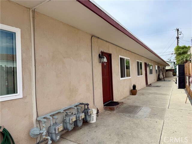 Building Photo - 156 W Escalones
